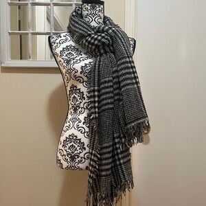 Brand New Faliero Sarti Italian Scarf